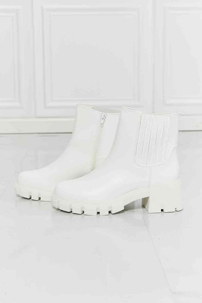 MMShoes What It Takes Lug Sole Chelsea Boots in White